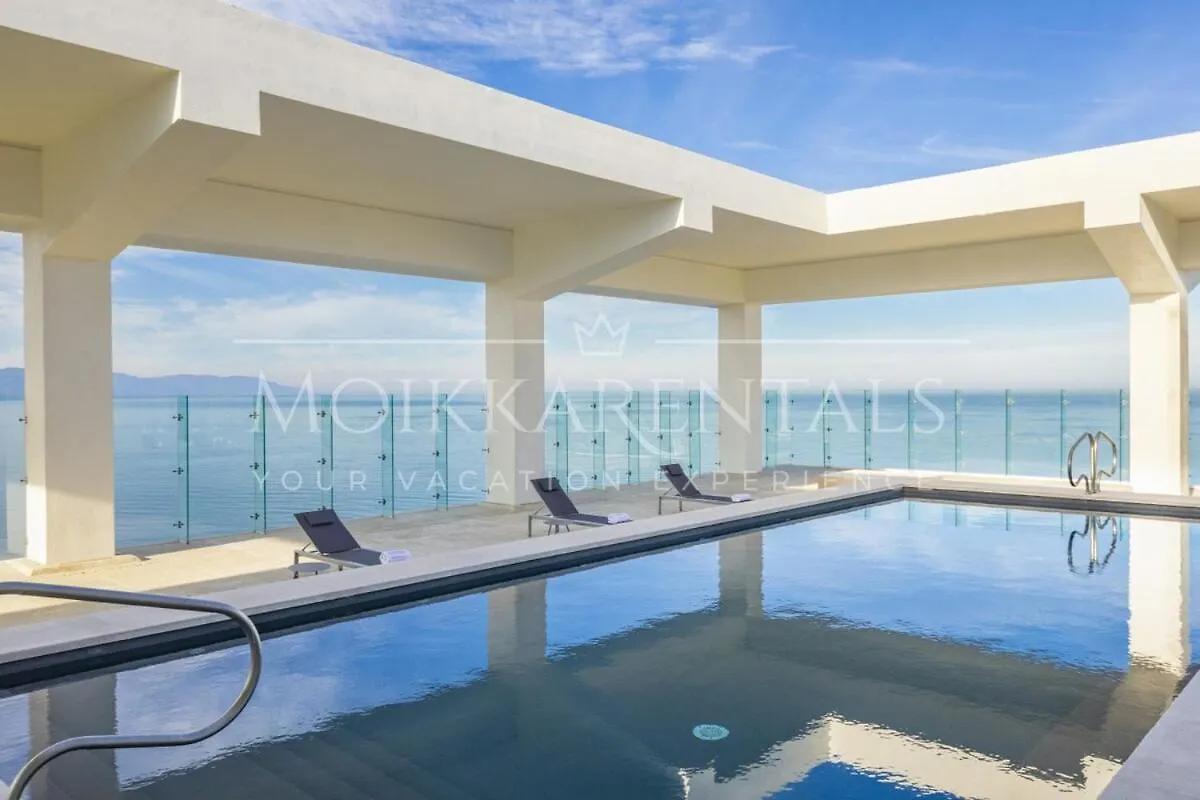 Beachfront Extra-Large 1-Bedroom Free Breakfast Puerto Vallarta 0*,  Meksika